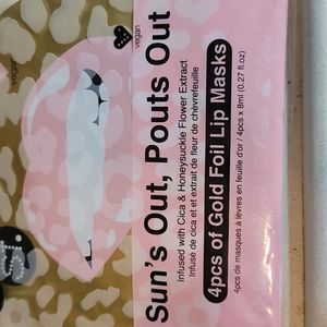SUNS OUT, POUTS OUT- 4 PC GOLD FOIL LIP MASK- UNOPENED